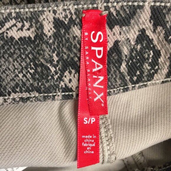 Spanx Ankle Jean-ish Leggings - Picture 6 of 7
